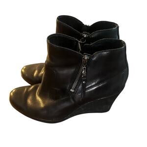 UGG Myrna Black Distressed Leather Wedge Moto Ankle Boot Booties Size 8.5